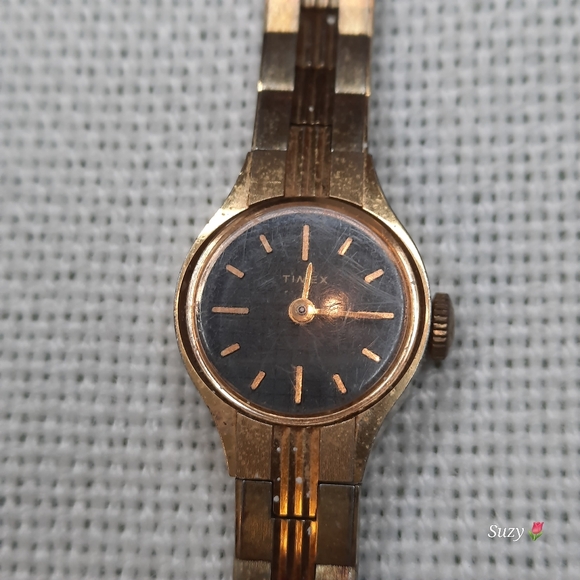 Vintage TIMEX Ladies' Watch - Picture 2 of 3